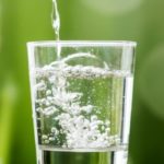 Usa tu móvil para recordarte que debes beber agua y descincha