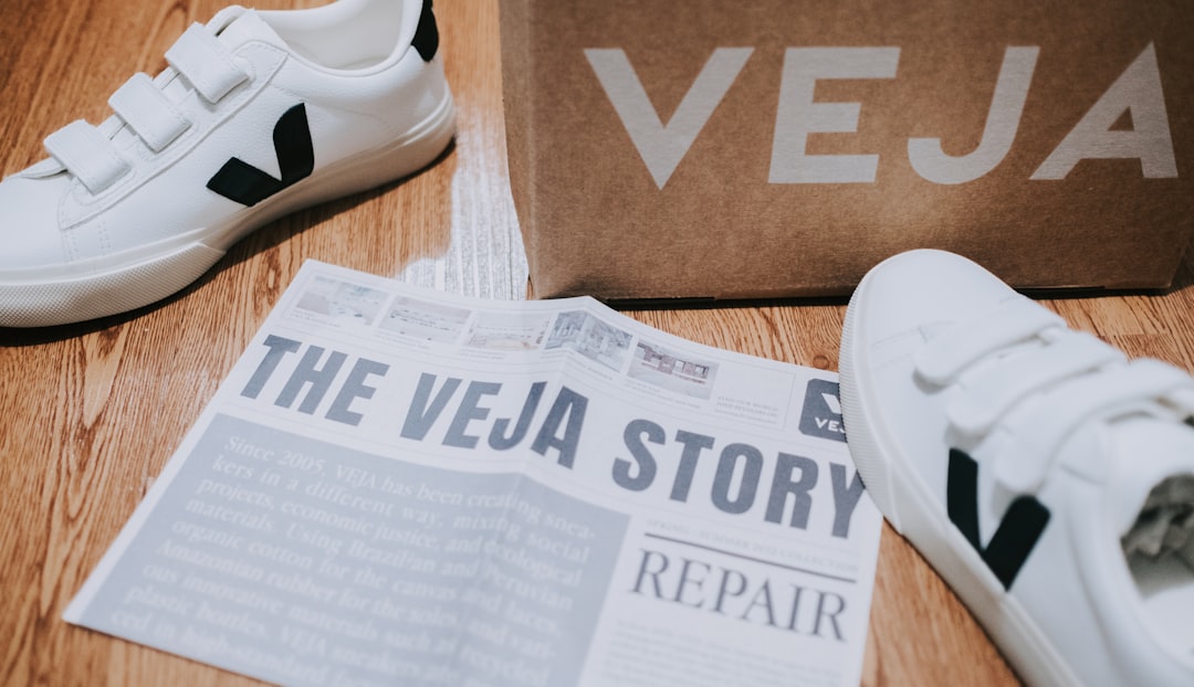 text, letter — Foto por SJ 📸 na Unsplash