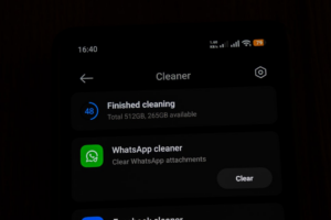 Phone cleaner app showing finished cleaning and whatsapp cleaner. — Foto por Zulfugar Karimov na Unsplash