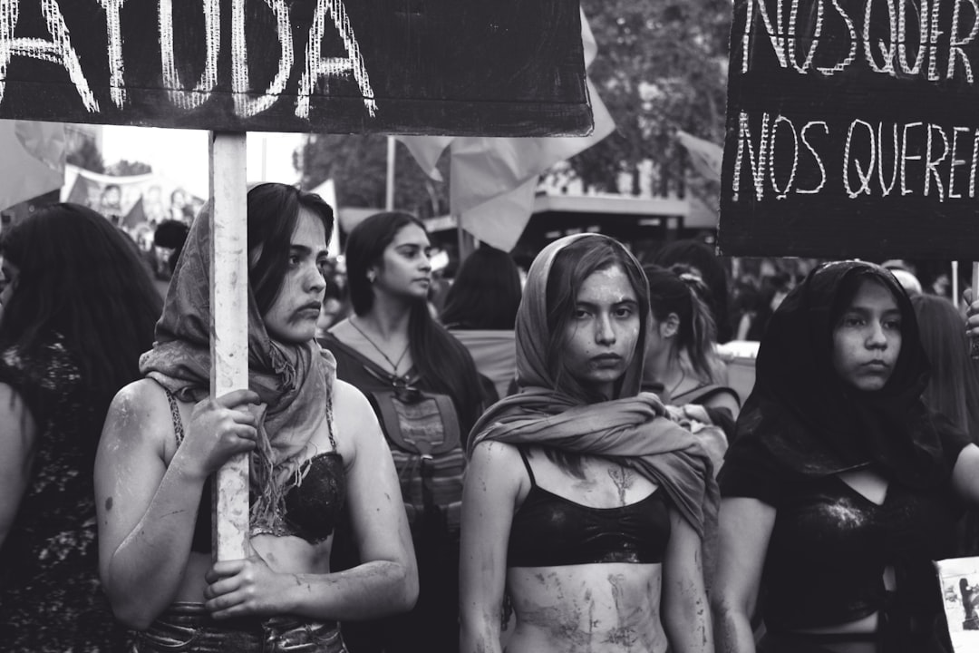 Mulheres Estão Testando Novos Cortes Com IA Antes de Mudar o Visual