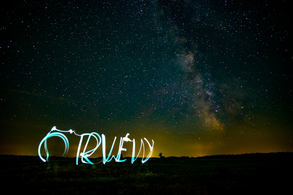 O Universo Preparou Algo Lindo Para Você: Descubra Sua Mensagem nas Cartas Místicas no APP